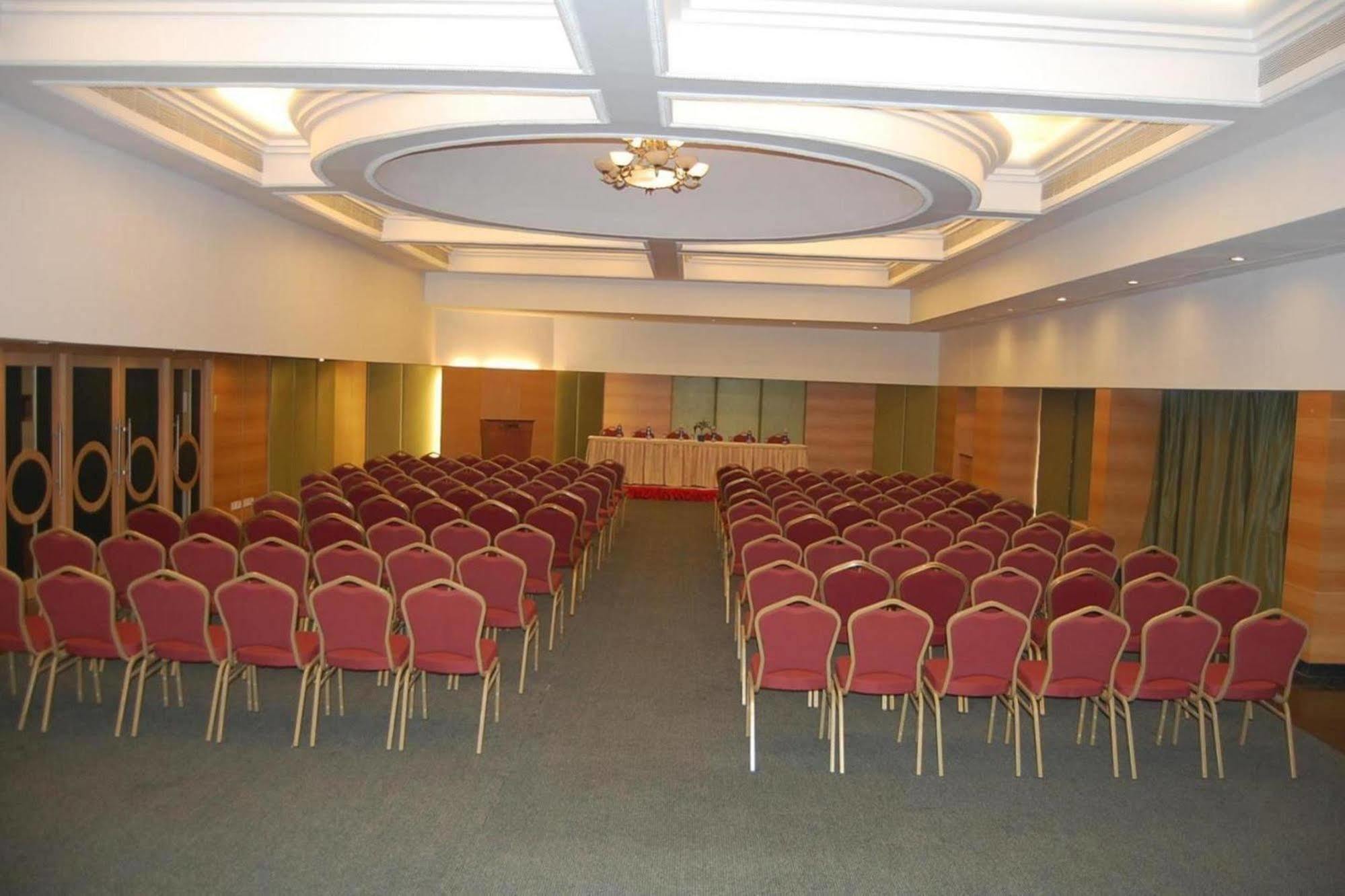 Hotel Vits Aurangabad Extérieur photo